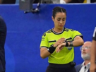katia-itzel-garcia-mendoza-arbitre-feminin-mexicaine-football-haut