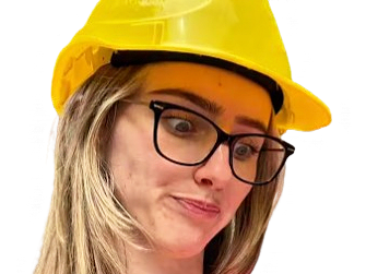 arabella wilcock blonde grimace casque chantier travail observation lunettes desastre depitee