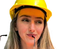 arabella-wilcock-blonde-casque-chantier-travail-observation-lunettes-reflexion