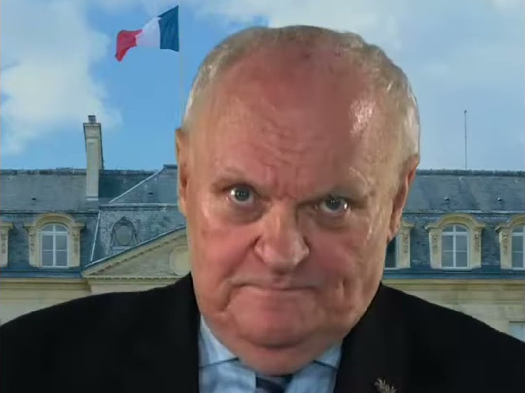 asselineau upr francois union populaire republicaine politique enerve venere mechant serieux france regard francoisasselineau drapeau