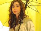 cristin-milioti-how-i-met-tracy-mcconnell-maillol-fic-bloop-parapluie-jaune