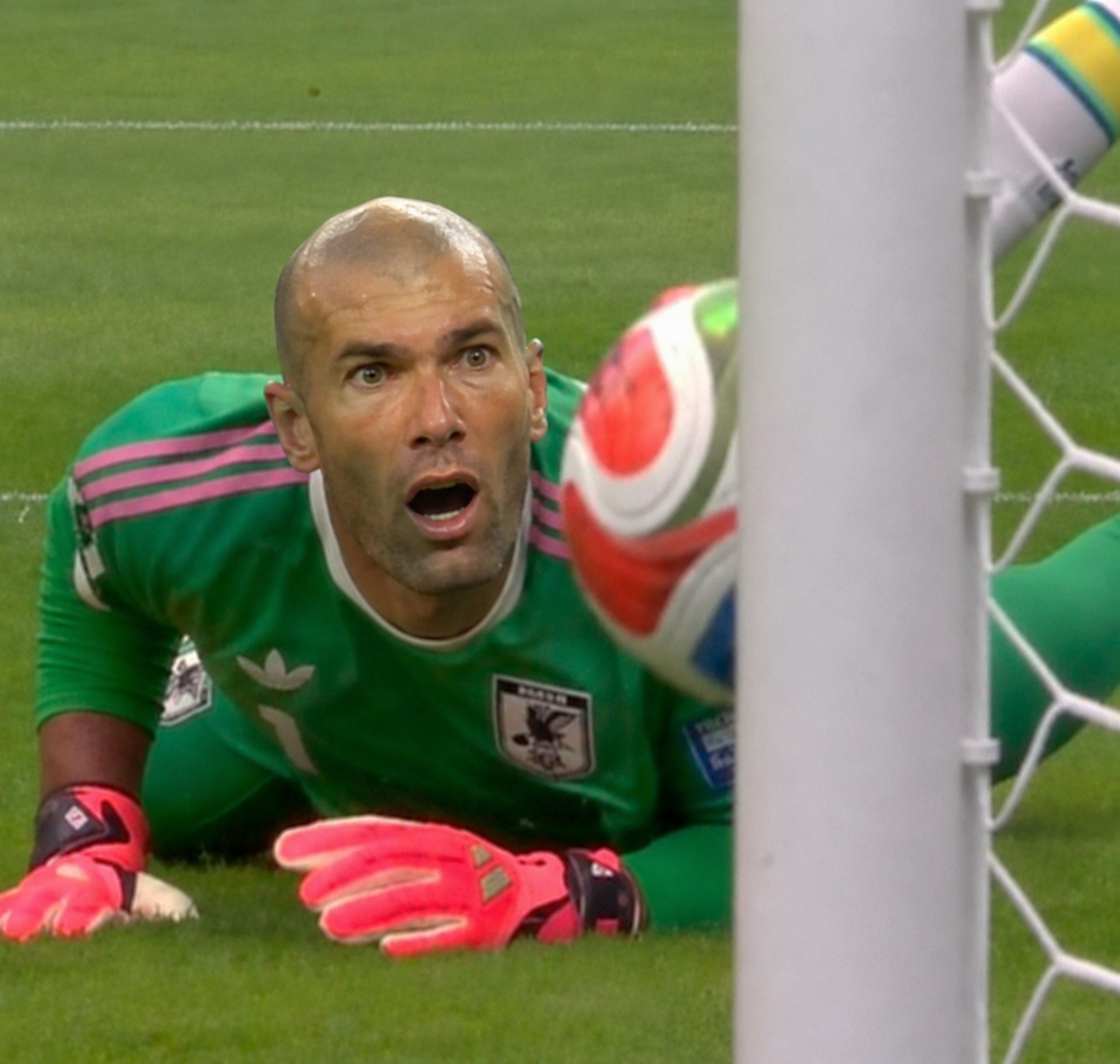 coupe monde zion suzuki japon bresil zidane gardien ballon foot but