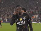 ousmane-dembele-psg-football-footballeur-celebration-francais-telephone-gif