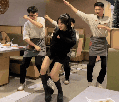 asiatique-asian-zinzoline-dance-danse-mignonne-cute-vietnamienne-dao-phuong-hoa-le-gif