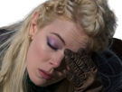 annie-landsberg-maniac-serie-emma-emily-jean-stone-actrice-productrice-americaine-blonde-femme-elfe