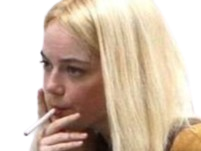 annie landsberg maniac serie emma emily jean stone actrice productrice americaine blonde femme lunettes cigarette