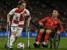 cristiano-ronaldo-luka-modric-fauteuil-roulant-deambulateur-vieux-preretraite-retraite-senile-boulet-croatie-portugal