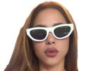 shakira-cdm2026-football-tribunes-selfie-colombienne-colombie-sexy-lunettes-blanches-bouche-pulpeuse-levres
