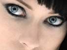 quorra-iso-tron-heritage-legacy-film-2010-femme-olivia-wilde-vingtaine-yeux-bleus-cheveux-noirs