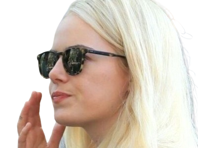annie landsberg maniac serie emma emily jean stone actrice productrice americaine blonde femme lunettes cigarette