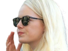 annie-landsberg-maniac-serie-emma-emily-jean-stone-actrice-productrice-americaine-blonde-femme-lunettes-cigarette