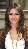 vic-just-icarly-zoey-101-depravity-trust-victorious-wren-lola-martinez-actriz-famosa-nickel-odeon