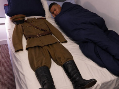 kylian mbappe dictateur dort lit vetements habits tenue