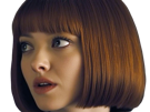 amanda-seyfried-sylvia-weiss-time-out-actrice-rousse-mi-long-cheveux-yeux-bleus-vingtaine-vingtenaire