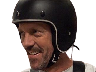 house docteur casque karting gregory hugh laurie