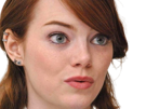 emma-emily-jean-stone-actrice-productrice-americaine-rousse-yeux-verts-femme-cheveux-courts-annee-2015