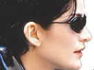 carrie-anne-moss-matrix-trinity-cheveux-noir-latex-cuir-fic-bloop-lunettes
