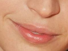 felicity jones star wars cheveux noir yeux vert erato poetesse non romancable dommage fic bloop