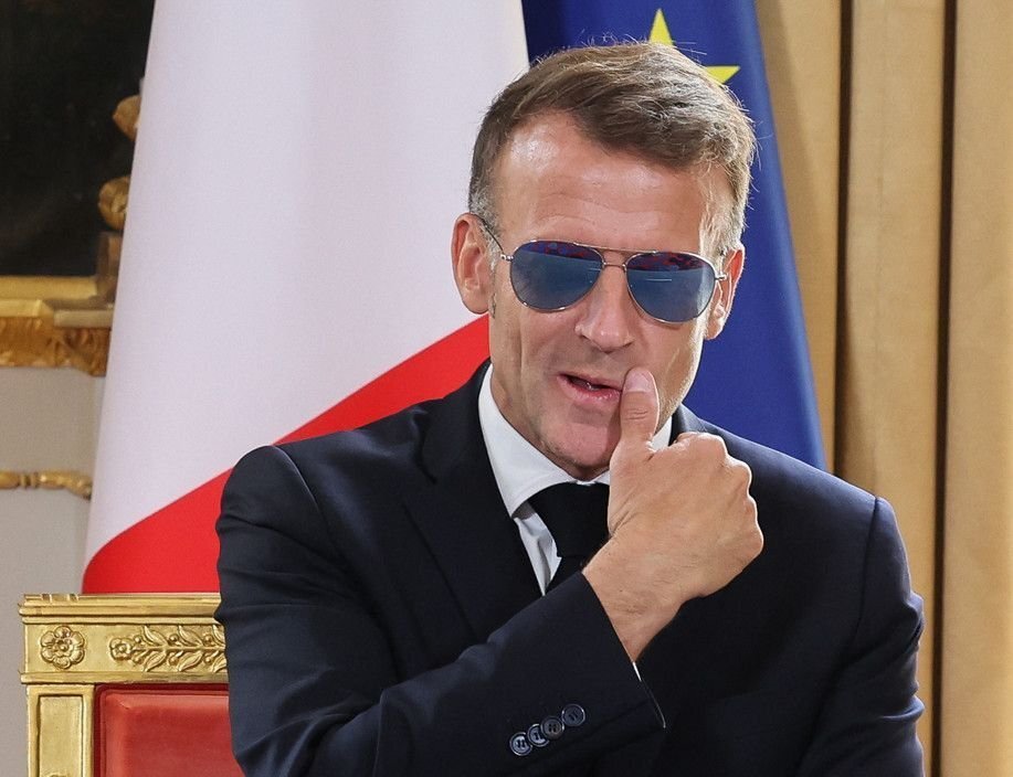 jupiter manu macrotte elysee keke dette debt parasite corrupt roth bank taxe impot wef sure
