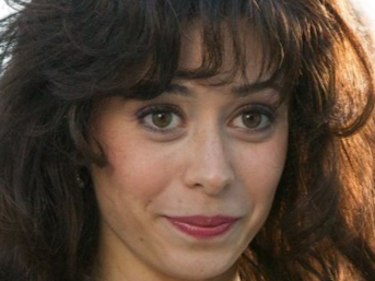 Sticker cristin milioti actrice femme brune grands yeux marron par Hapi_meal
