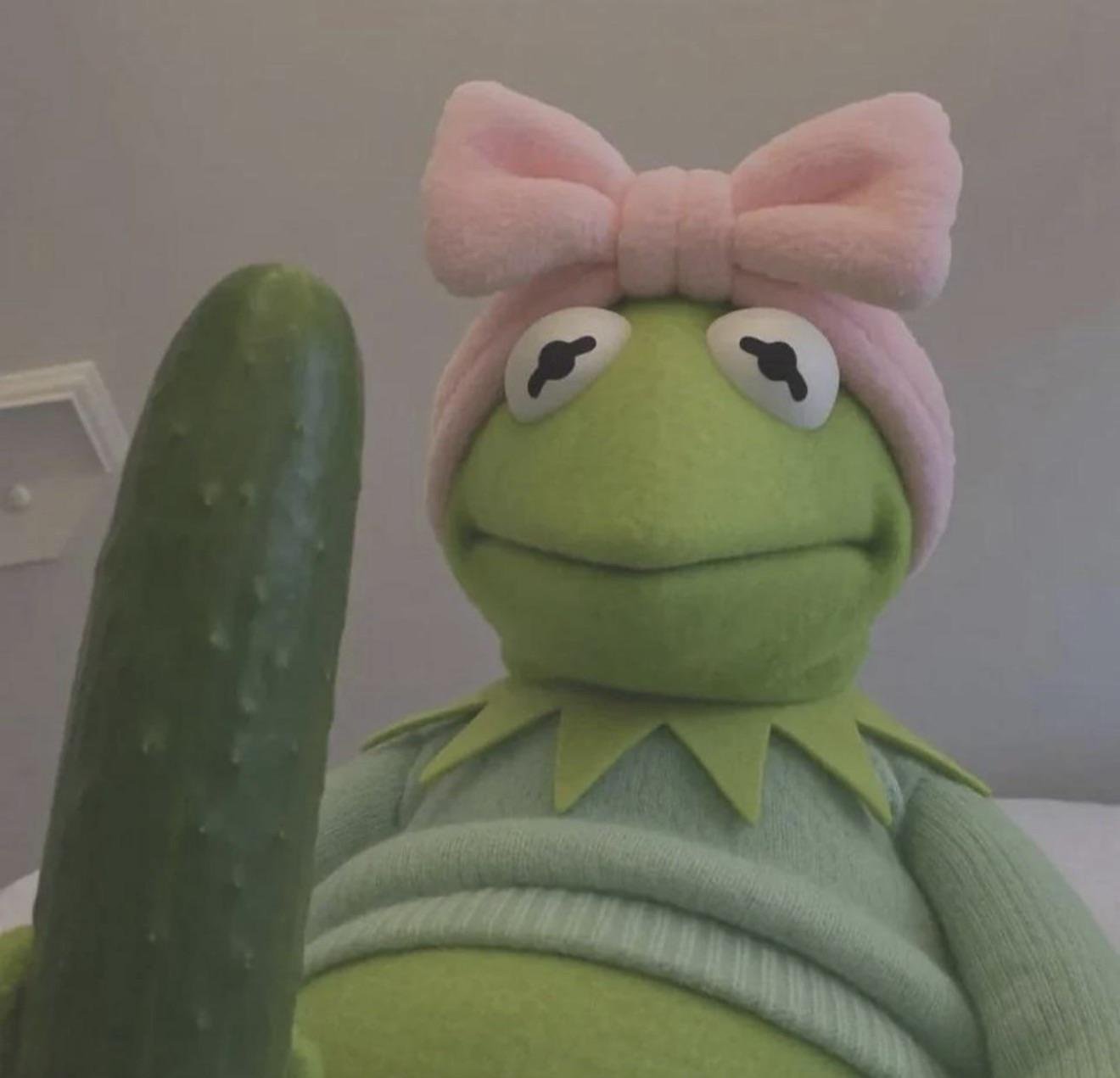 erection bite bande grenouille kermit