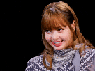 lisa-blackpink-kpop-regard-determination-sourire-combative-poing-main-maline-adrenaline-gif