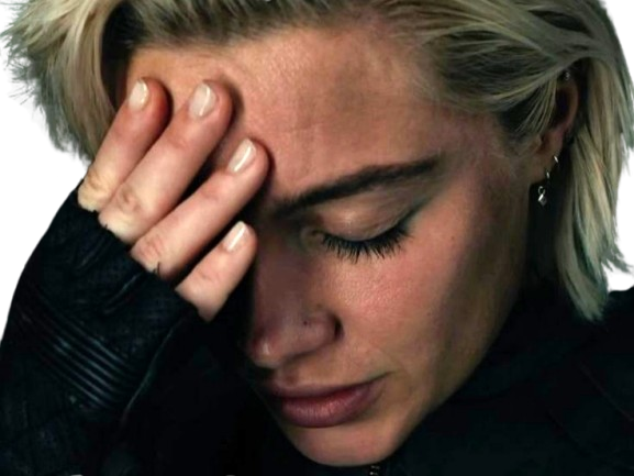 florence pugh yelena belova thunderbolts actrice britannique anglaise blonde cheveux courts yeux verts femme