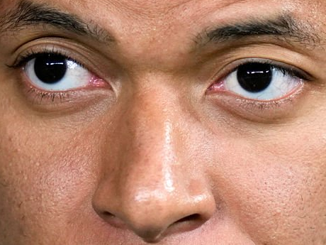 Sticker kylian mbappe homme sportif footballeur francais brun yeux marrons black noir capitaine vingtaine vingtenaire 2026 par Dark-63