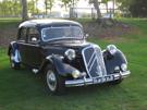 citroen-traction-avant-voiutre-noire-vieux-tacot-vieille-guimbarde-bagnole-vintage
