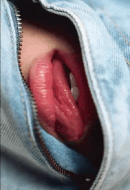 jean bouche leche gourmande langue braguette ouverte levres open