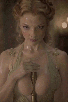 massage-mz-lotion-natalie-dormer-tyrell-brit-uk-throne-margery-tudor-boleyn-actriz-tvshow-famosa