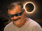 eggish-fart-eggish-fart-eclipse-soleil-lunettes-pet-oeuf