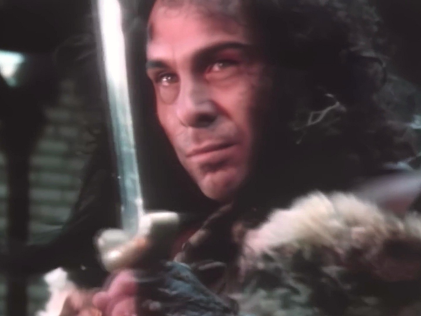 ronnie james dio holy diver clip metal hard rock epee combat cheveux long chanteur 80s