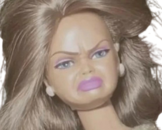 reaction barbie disagree beurk malade