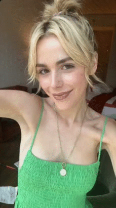 kier shipka actriz famosa kino tvshow nflx bea sally gryla legs sab spell addy irina