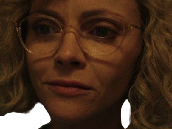 christina ricci misty quigley adulte actrice yellowjackets blonde lunettes folle showtime serie