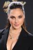 gal-gadot-wife-actress-celeb-cine-tiny-wond-1984-notice-diana-gisele-reina-cleo-kika