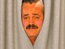 risitas-rideaux-derriere-cache-rideau