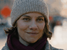 lauren-cohan-actrice-bonnet-sourire-maline-belle-gif-maggie