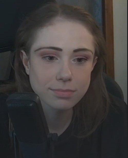emmodem meuf twitch gauchiste faux compte sang dz lfi antifa discord streameuse woke sourcil moche