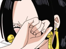 boa-hancock-one-piece-cheveux-noir-yeux-bleu-boucles-oreille-serpent-fic-bloop