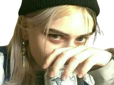 fille regard percant fixe regarde femme meuf blonde mignonne jolie bonnet canette yeux amoureuse knifos