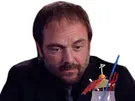 supernatural crowley boire alcool drink bar deprime triste seul