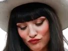 lera abova one piece live action nico robin cheveux noir frange fic bloop chapeau blanc