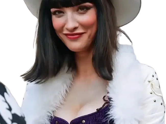 Sticker lera abova one piece live action nico robin cheveux noir frange fic bloop chapeau blanc par Bl0op