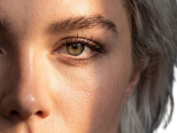 Sticker florence pugh yelena belova thunderbolts actrice britannique anglaise blonde cheveux courts yeux verts femme par PubliusOvidius