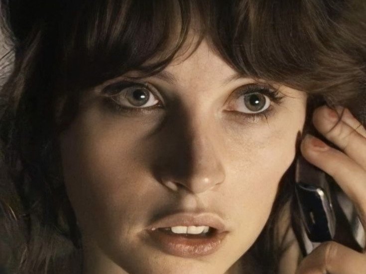 Sticker felicity jones star wars cheveux noir yeux vert erato poetesse non romancable dommage fic bloop par Bl0op