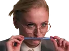 sophie turner secretaire lunettes blonde cheveux attaches 2026 femme actrice trentaine trentenaire
