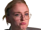 sophie turner secretaire lunettes blonde cheveux attaches 2026 femme actrice trentaine trentenaire
