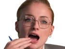 sophie turner secretaire lunettes blonde cheveux attaches 2026 femme actrice trentaine trentenaire